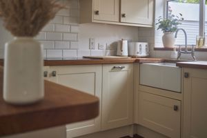 Kitchen Diner- click for photo gallery